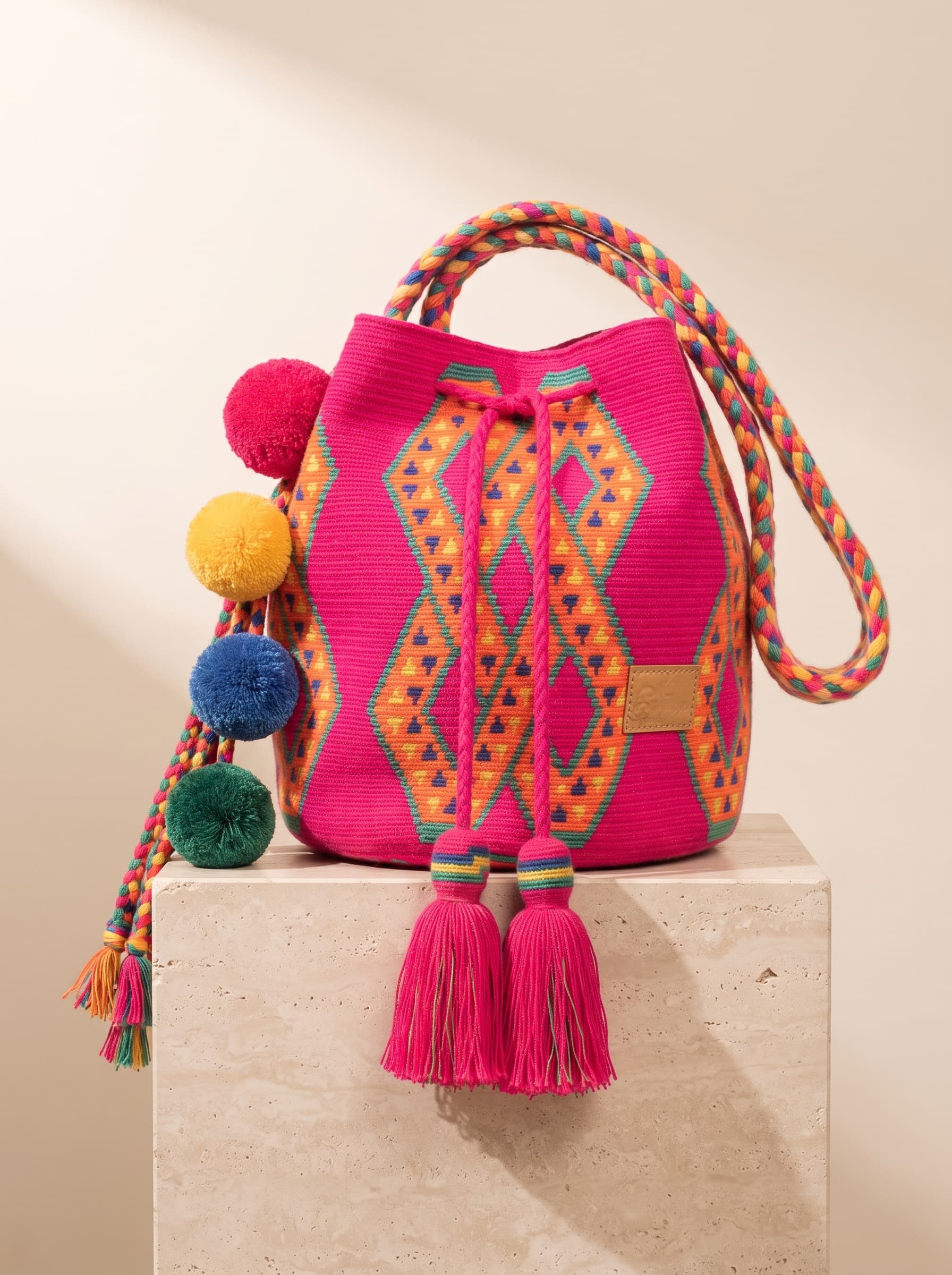 Mochila Wayuu Cordón Fucsia Imperial con Kanaas en Rombo
